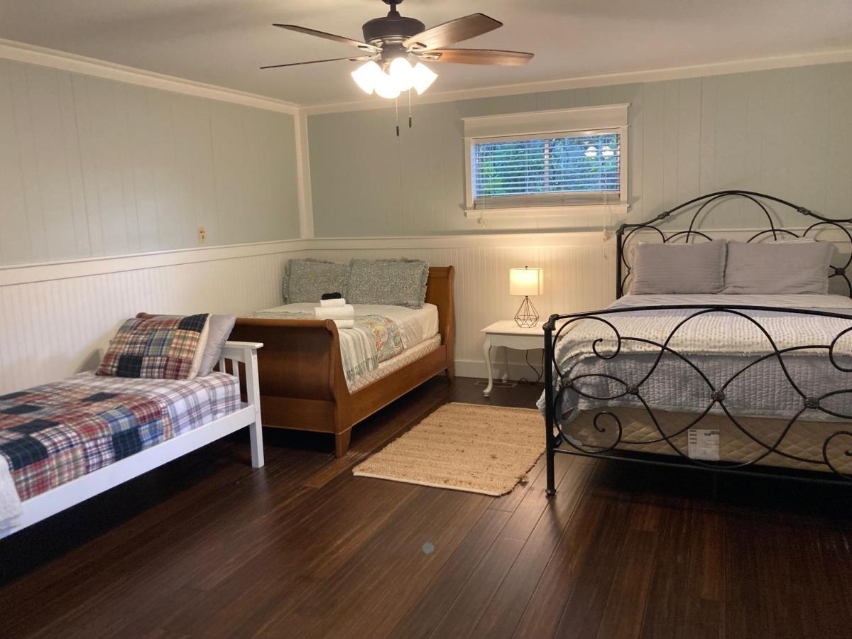 Tucked Away Newly Renovated 2 Bedroom/ 1 Bath Sleeps 8 Beaufort Exterior foto